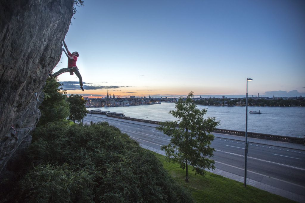 Ry Morrison climbing in Stockholm City, Photographer Alexander Rydén, Klättring, fotograf klättring, filmare klättring