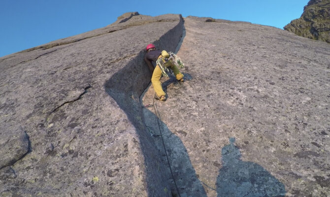 Alexander Ryden, climbing Presten Lofoten, Klättrar Presten, Klättring
