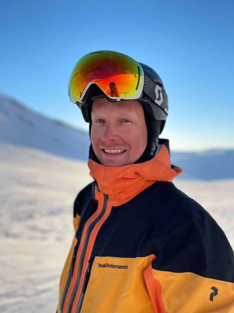 Alexander Ryden, Malou Petersson, Skadi Ski movie, Skiing gimbal Operator